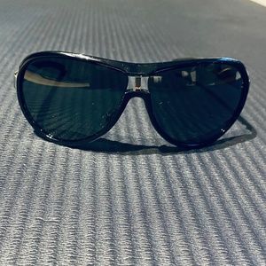 Gucci G51566/s sunglasses/ Black/Silver color.